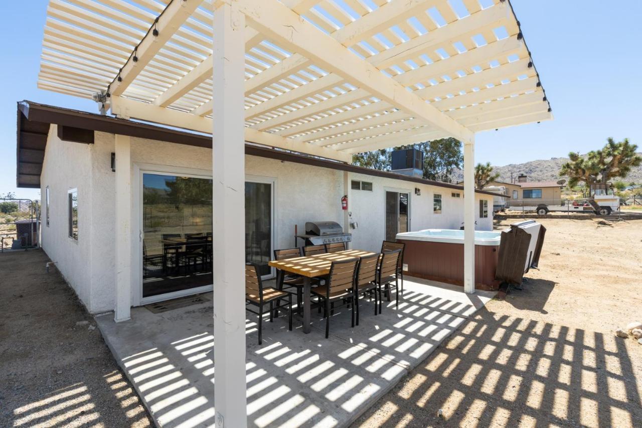Horseshoe House - Hot Tub, Bbq And Fire Pit! Home Joshua Tree Extérieur photo